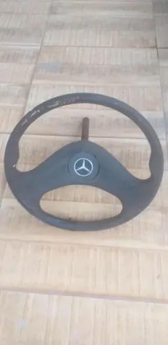 Volante de Caminhão Mercedes Antigo.