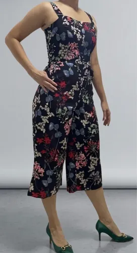 Macacão Pantacourt Floral Elegante - Tamanho P - Estado de Novo