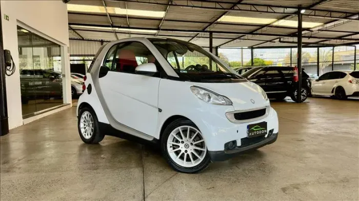 Smart Fortwo Coupe Turbo 2010 Branco com Interior Vermelho + Teto Solar + Multimídia