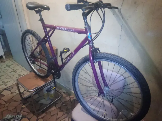 Bicicleta aro 26 toda original muito Top