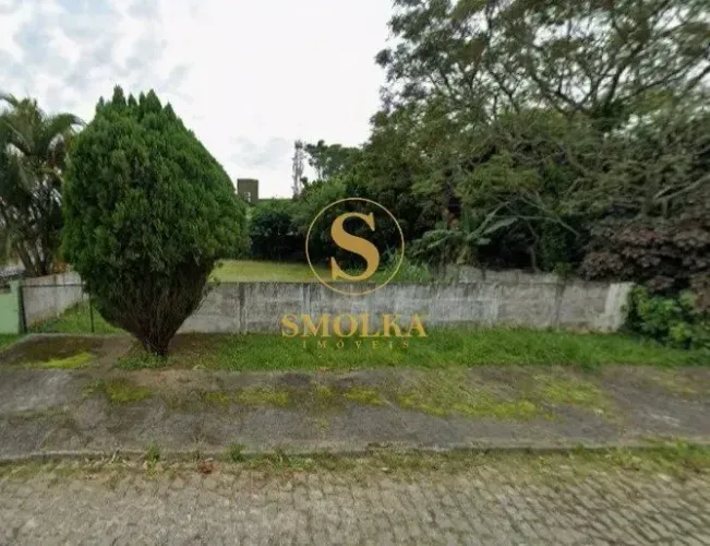 Terreno à venda com 360 m², no bairro Daniela, em Florianópolis/SC.