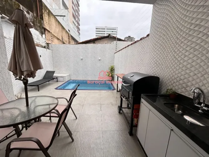 Sobrado para Venda e locação 3 quartos na Vila Guilhermina, Praia Grande - SP