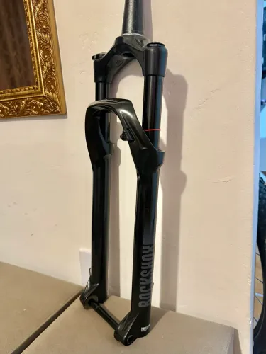 Suspensão Rockshox Judy Gold 100mm Boost Trava no Ombro
