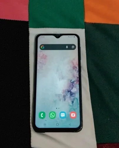 Vendo um samsung galaxy 10 valor 250