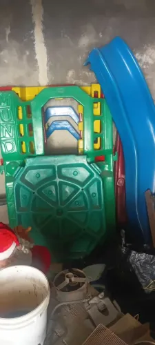 Vendo brinquedo porquinho com escorregado