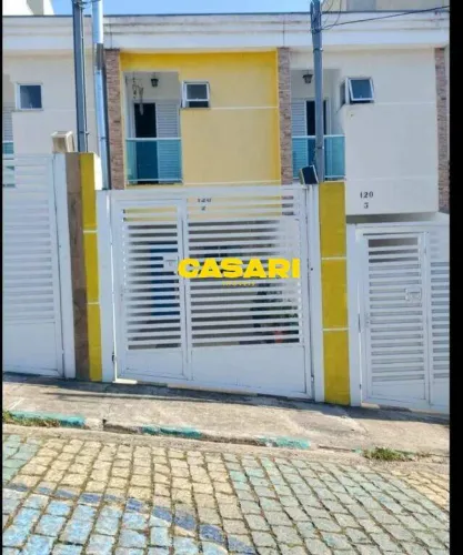 Sobrado com 3 Dormitórios, 1 Suíte e 2 Vagas à Venda  Vila Humaitá, Santo André