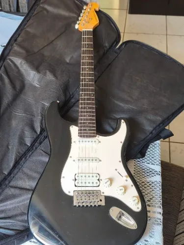 Guitarra Giannini Sonic Series excelente