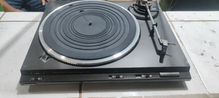 Toca discos technics SL DD33 
