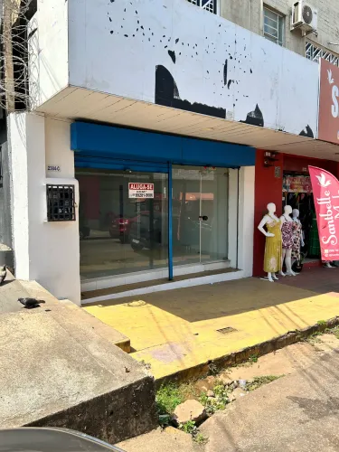 Sala ideal para loja de confecção , ótica , escritório de empréstimos .etc.