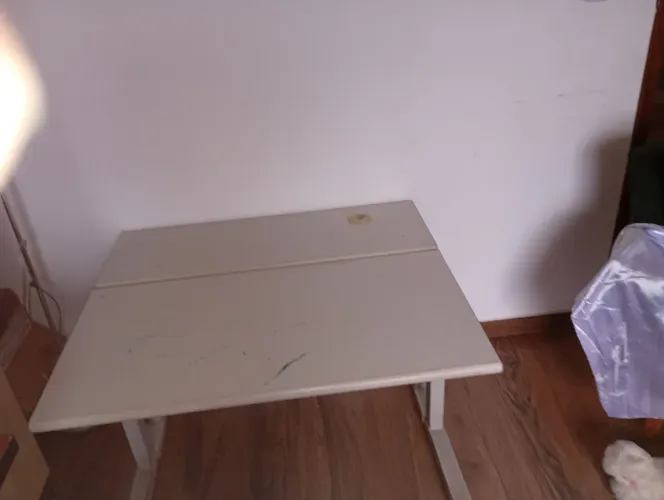 Vende -se baia e 4 mesas