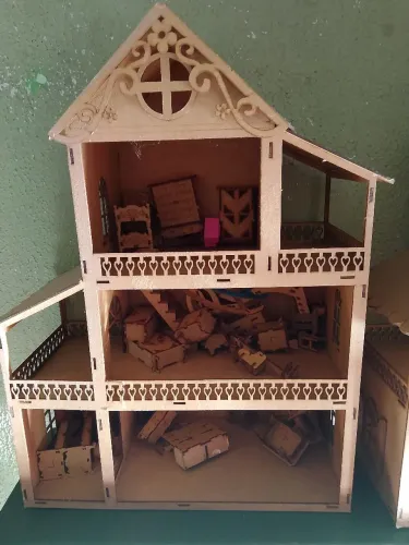 2 Casinhas de boneca de madeira 