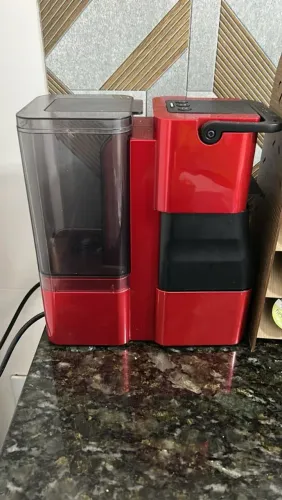 Cafeteira três corações em cápsulas