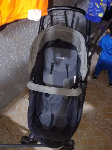 Carrinho de bebê kiddo