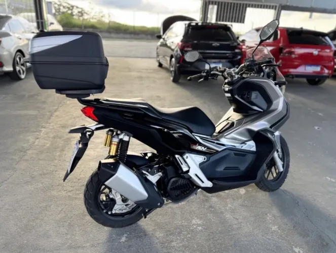 Honda adv 150