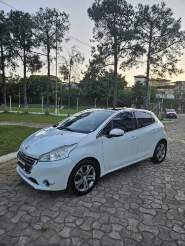 Peugeot 208 Griffe 1.6 Flex 16V 5P Aut. 2015