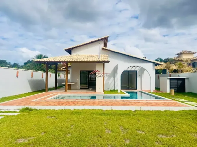 Casa linear à venda dentro de condomínio 3 suítes bairro Caravelas Armação dos Búzios