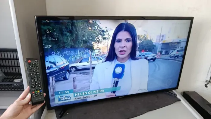 Smart Tv Samsung 40 polegadas com detalhe