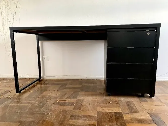 Mesa e Gaveteiro de Escritório 