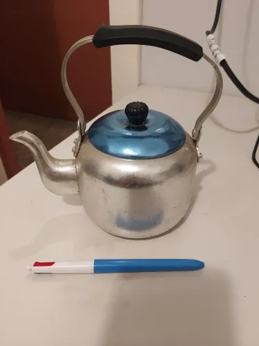 Antiga chaleira pequena
