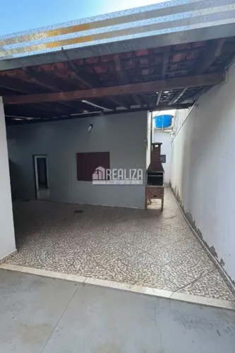 Casa com 3 Quarto(s) e 4 banheiro(s) para Alugar, 195 m² por R$ 4940 / Mês