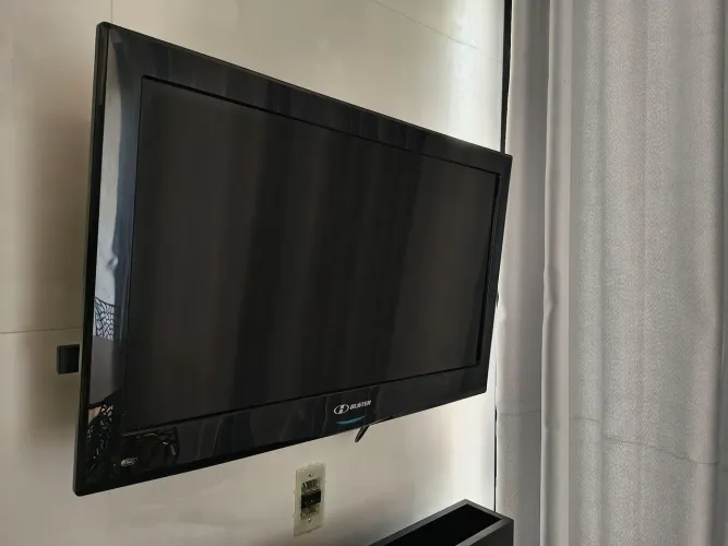 TV 32" Hbuster + fire stick (smart)