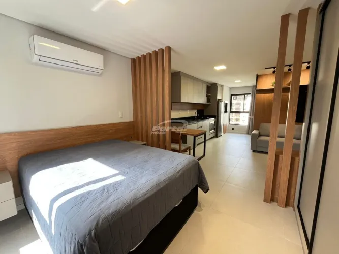 Apartamento mobiliado disponível para locação no bairro Centro, Blumenau/SC.