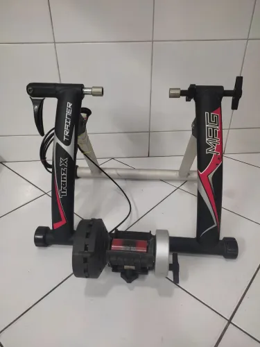 Suporte pedalar/rolo de treino