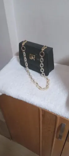 Linda Bolsa em PU, SEM USO alça de madrepérola na cor preta.