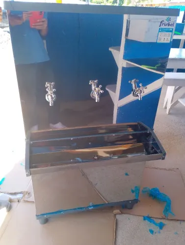 Bebedouro industrial 100 litros 3 torneiras 220V