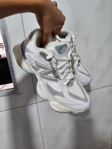 VENDO TÊNIS NEW BALANCE