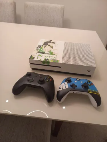 X BOX ONE S