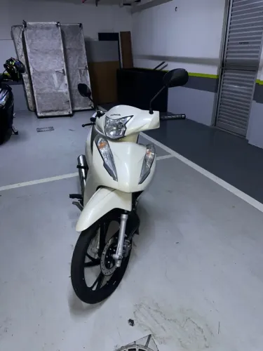 VENDO HONDA BIZ 125 - BRANCA