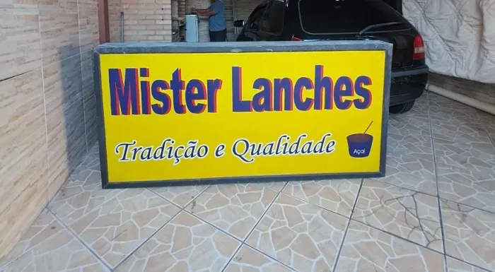 Letreiro profissional com iluminação para fachada 