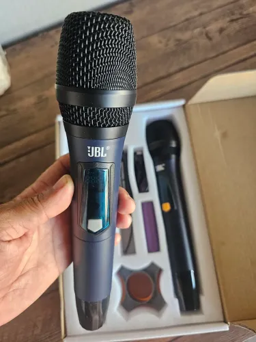 Vendo microfone jbl novo recarregável a bateria