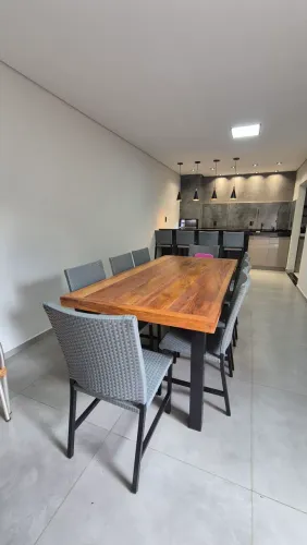 Mesa jantar e banquetas