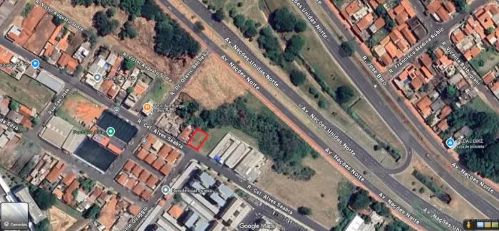Terreno 330 m2 bem localizado, quadra 13 da Rua Coronel Alves Seabra.