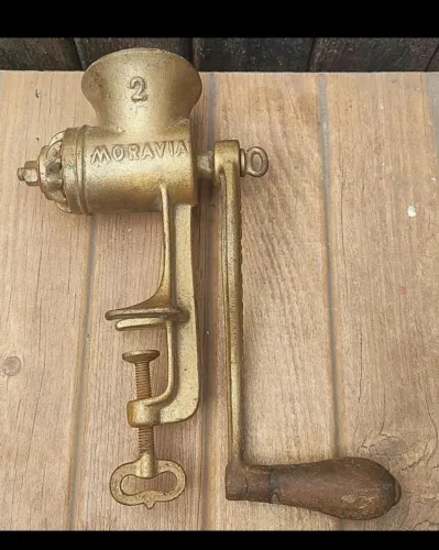 Moedor de carne Vintage da marca moravia