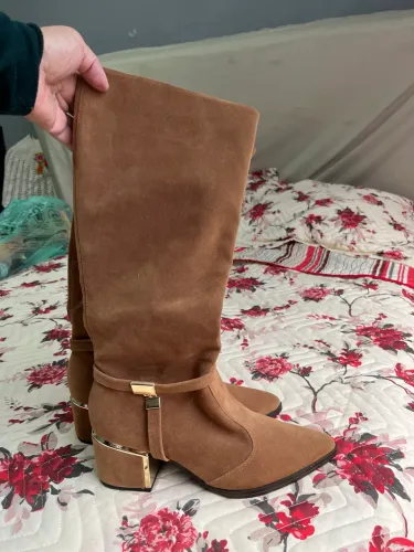 Bota Vizzano aveludada semi nova 