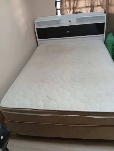 Cama box,com colchão