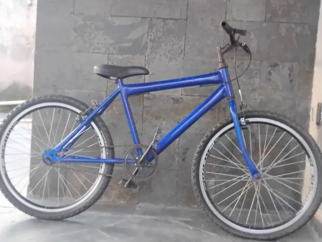 Vende- se uma bicicleta