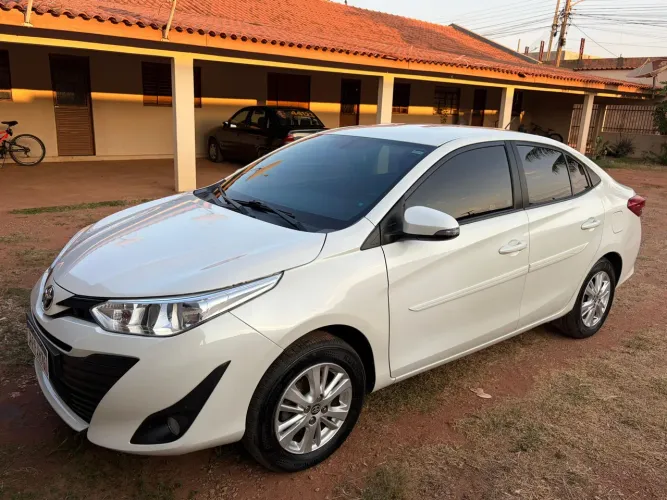 Toyota Yaris XL Sedan 1.5 Flex 16V 4P Mec. 2019