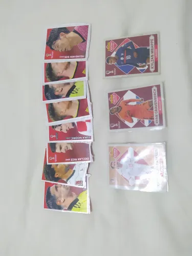 Figurinhas legends e coca coca copa de 2022
