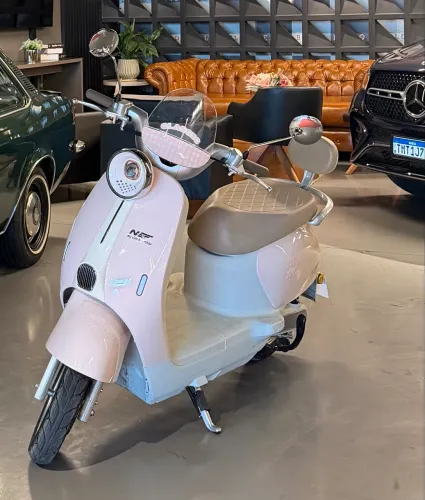 Moto/scooter/bike elétrica