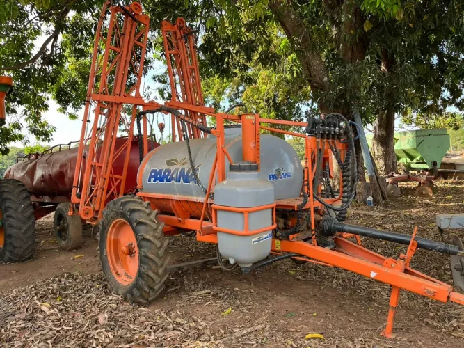 Pulverizador de arrasto semi novo