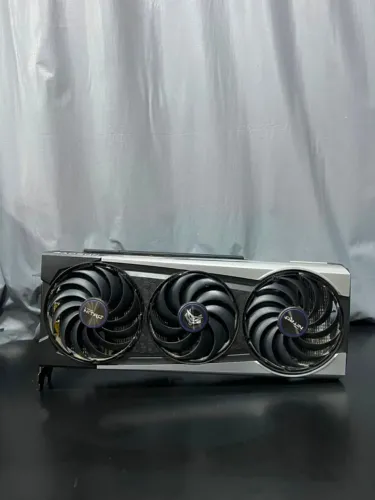 Defeito RX 6900XT SAPPHIRE NITRO + 16GB LACRADA - LIGA E NÃO DA IMAGEM.