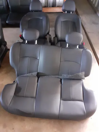 Bancos em couro Nissan March 2019 originais