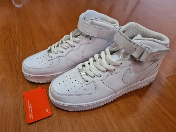 Tênis Nike Air Force 1 Mid '07<br><br>