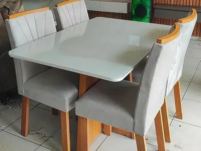 Mesa de jantar 4 cadeiras 1,20x 0,80 frete grátis entrego hoje R$ 1.600,00 a vista