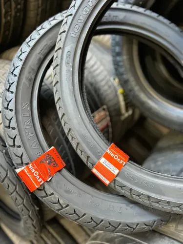 Pneu 80/100R18 Levorin matrix