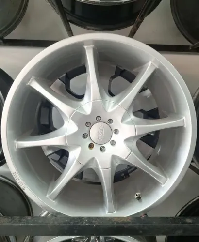 Promoção Rodas Aro 17x7' Momo 4x100 Seminovas